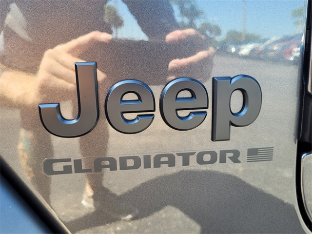 2025 Jeep Gladiator Sport photo 11