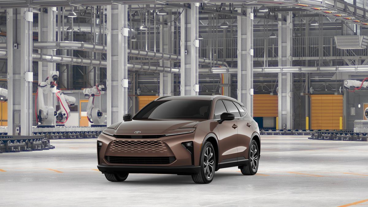 2026 Toyota Crown Signia XLE's photo