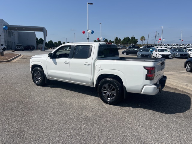 2025 Nissan Frontier Crew Cab SV photo 4