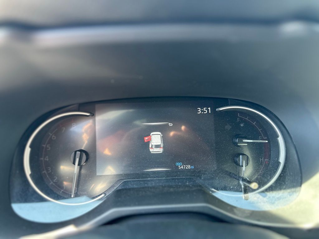 2024 Toyota RAV4 XLE photo 10