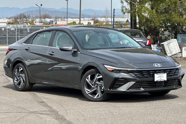 2025 Hyundai Elantra Hybrid Limited photo 2