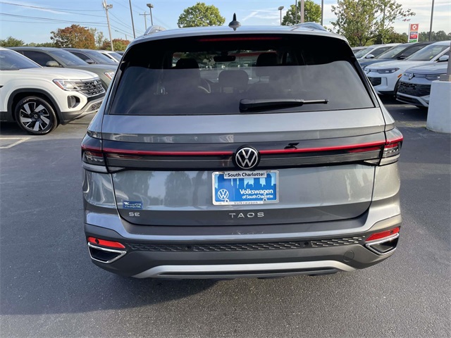 2025 Volkswagen Taos SE photo 4