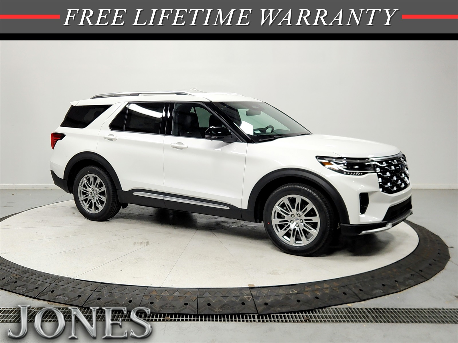 2026 Ford Explorer Platinum's photo