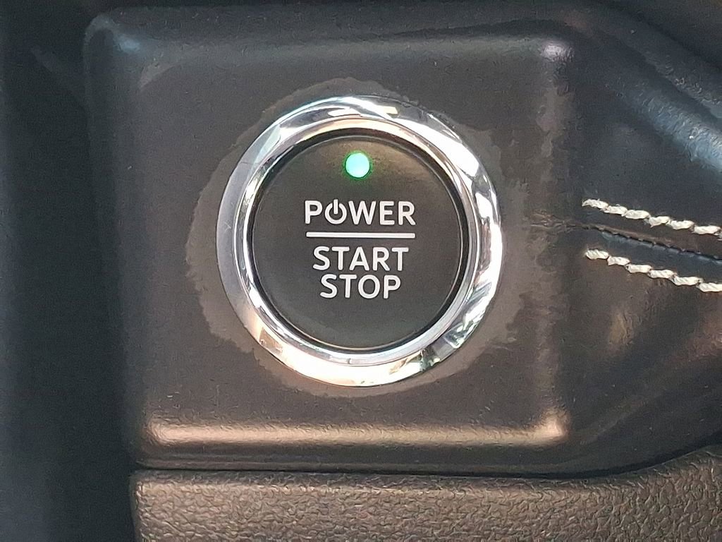 2022 Ford F-150 Lightning Platinum photo 28