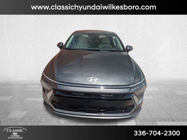 2025 Hyundai Sonata SE photo 2