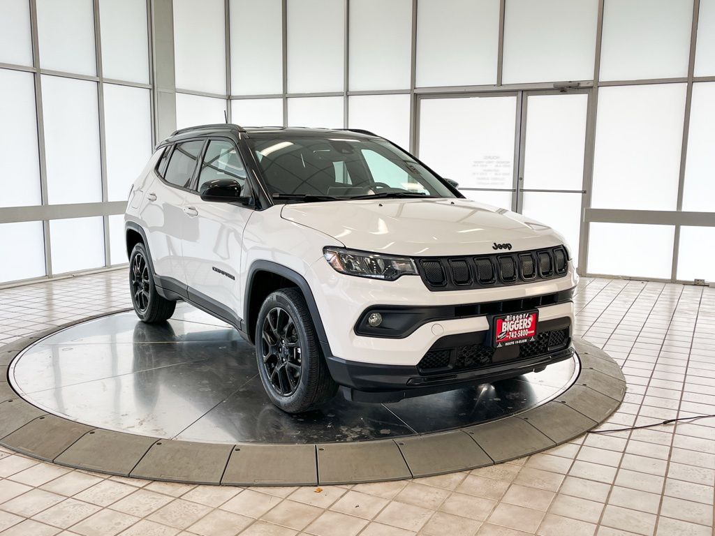 2022 Jeep Compass North Edition Latitude photo 2