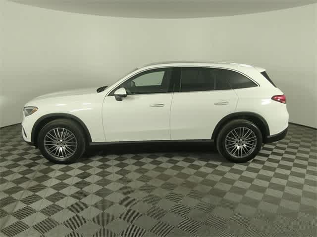 2026 Mercedes Benz GLC 300 4MATIC photo 4