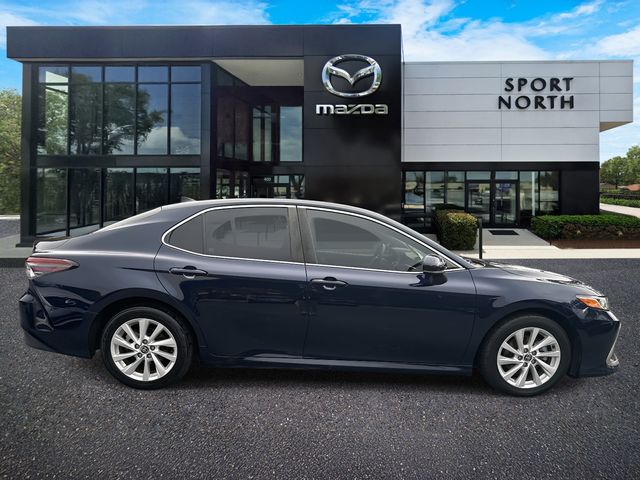 2021 Toyota Camry LE photo 2