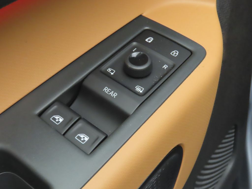 2025 Volkswagen ID. Buzz Pro Plus photo 22