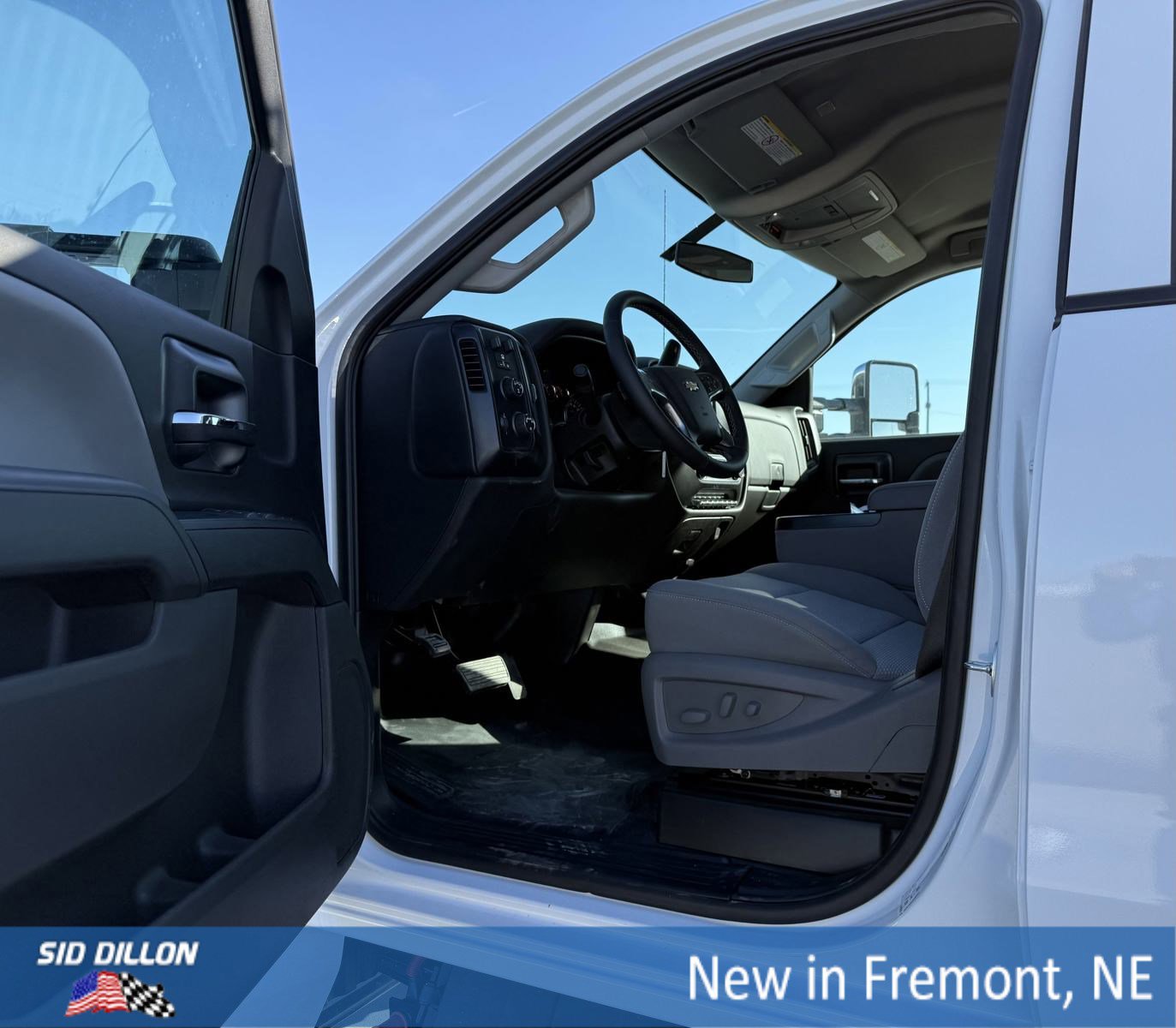 2024 Chevrolet Silverado 6500HD Work Truck photo 2