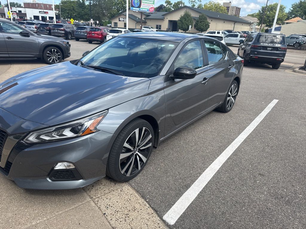 2022 Nissan Altima 2.5 SR photo 6