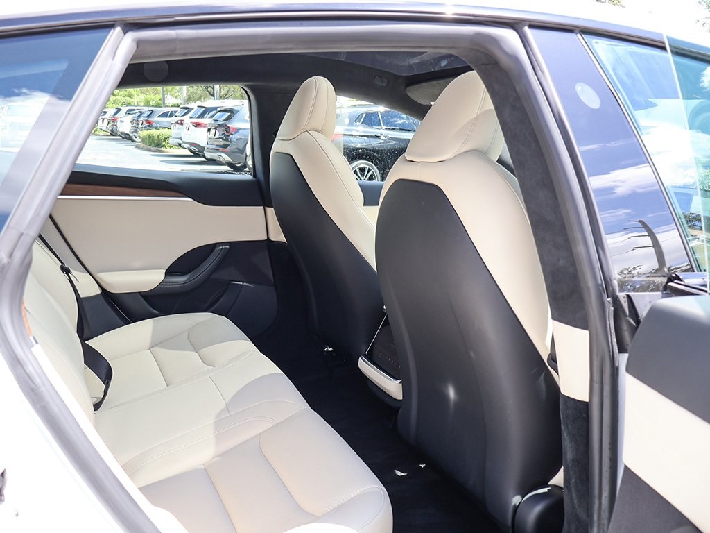 2022 Tesla Model S photo 30