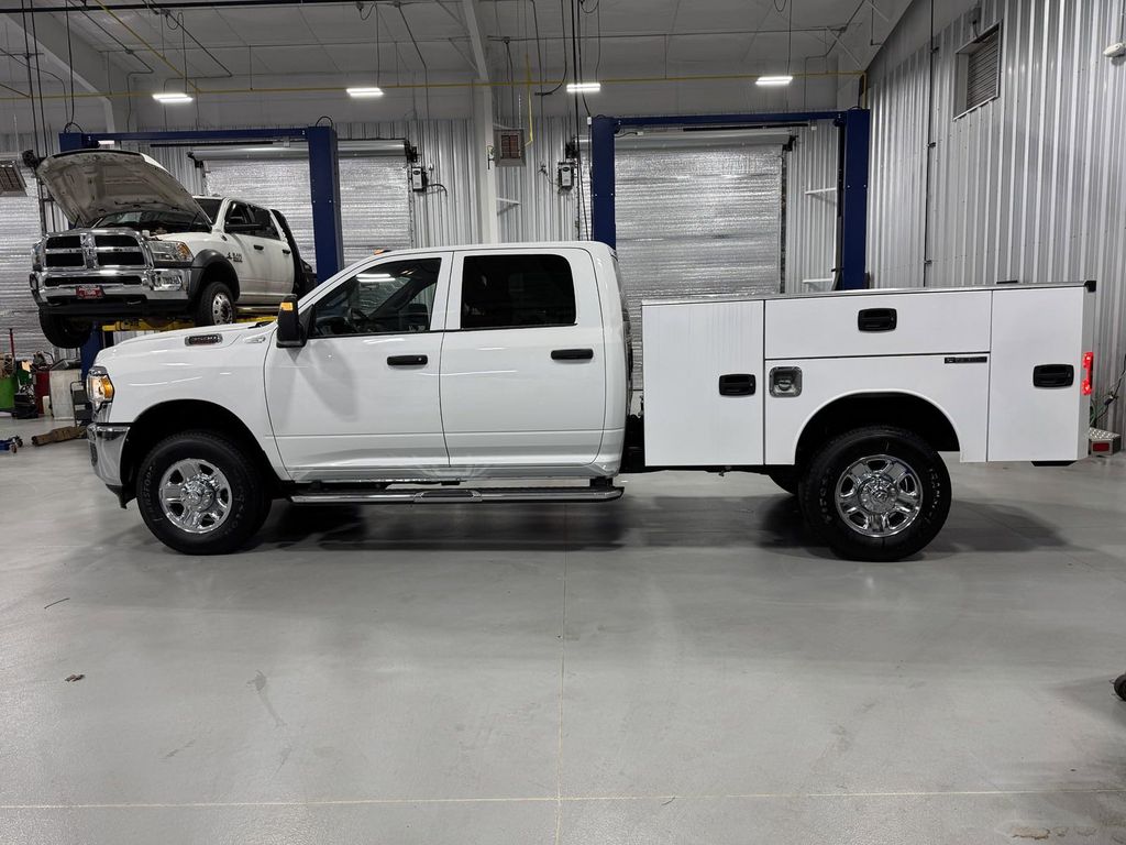 2024 Ram 3500 Tradesman photo 2