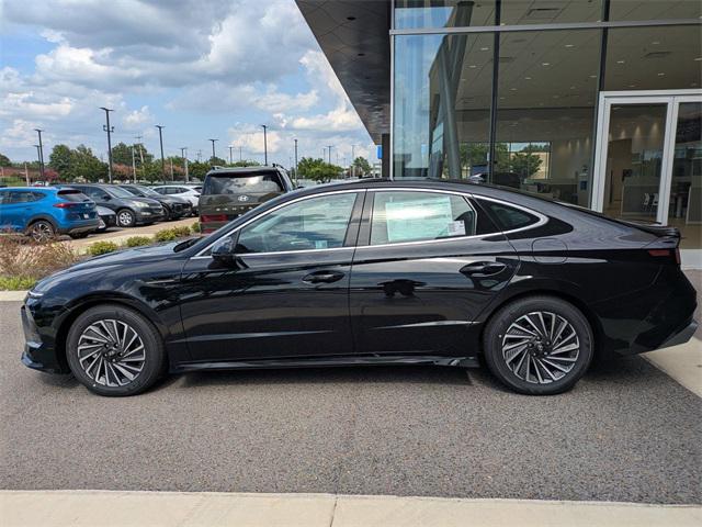 New 2025 Black Hyundai Limited image 2