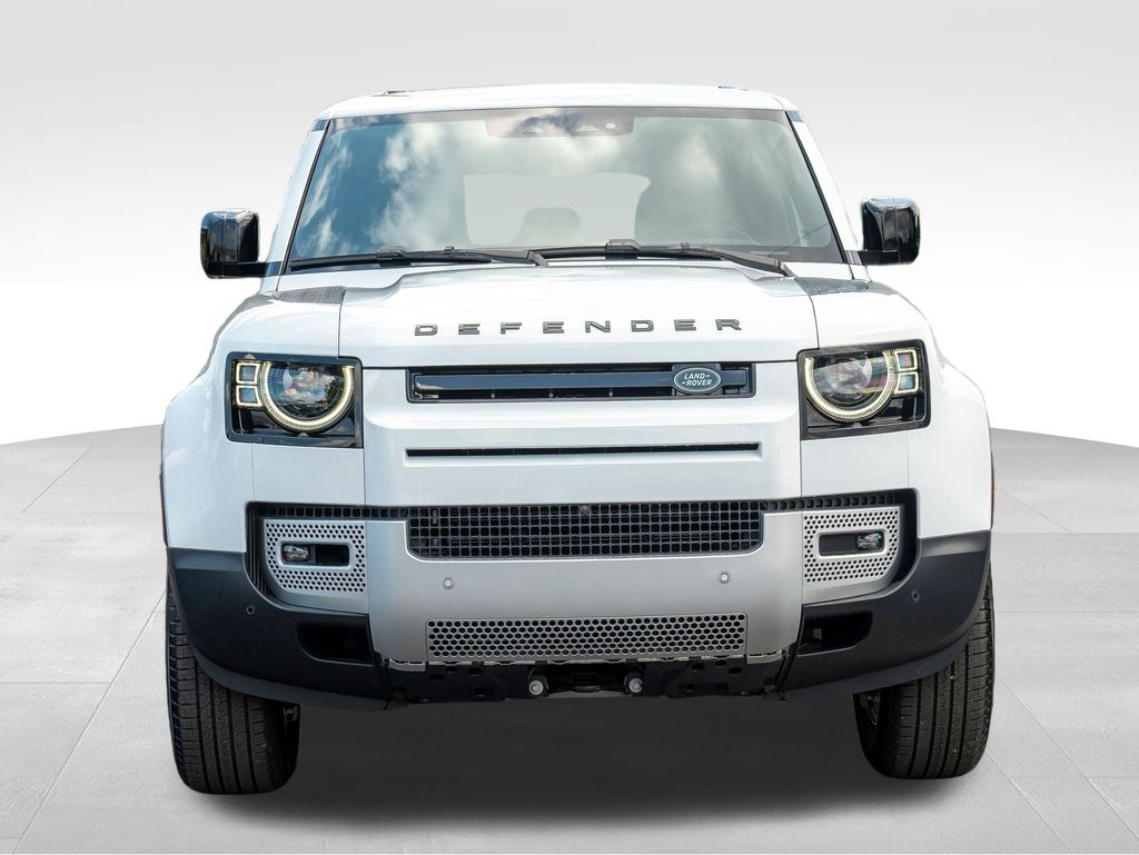 2025 Land Rover Defender 110 S photo 2