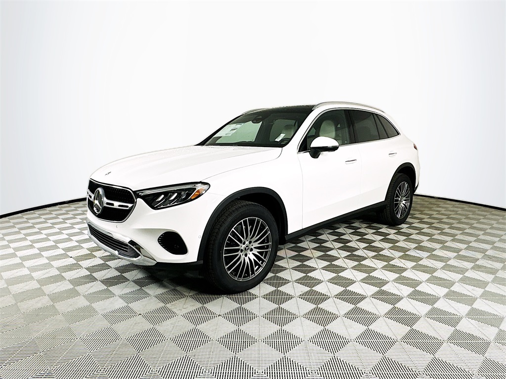 2026 Mercedes Benz GLC 300 4MATIC photo 3