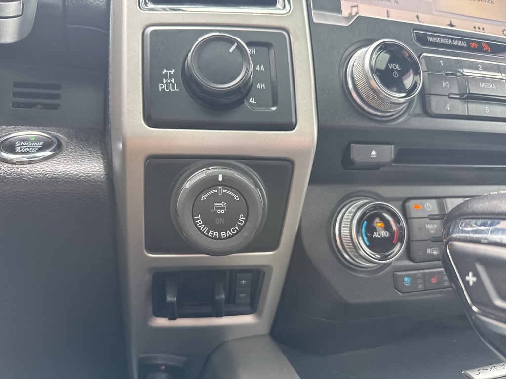 2018 Ford F-150 Lariat FX4 photo 34