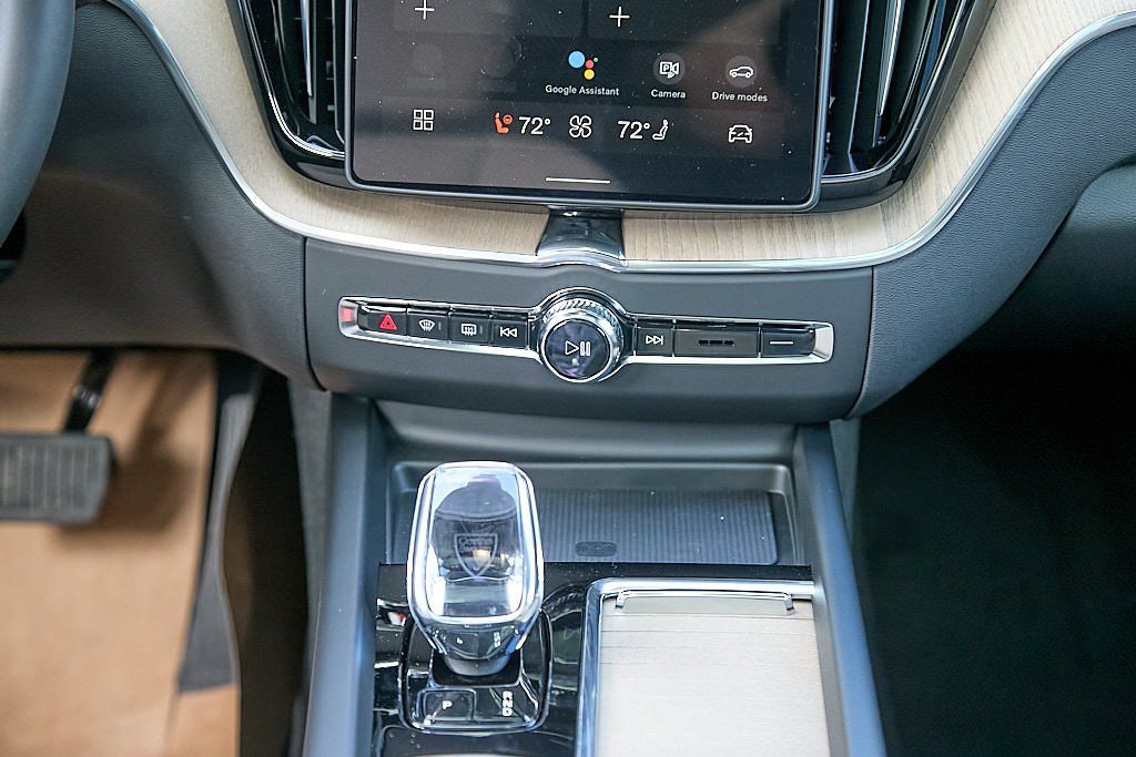2026 VOLVO XC60 - Image 28