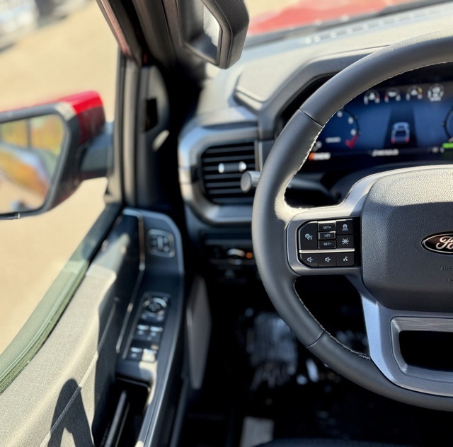 2025 Ford F-150 Lariat photo 18
