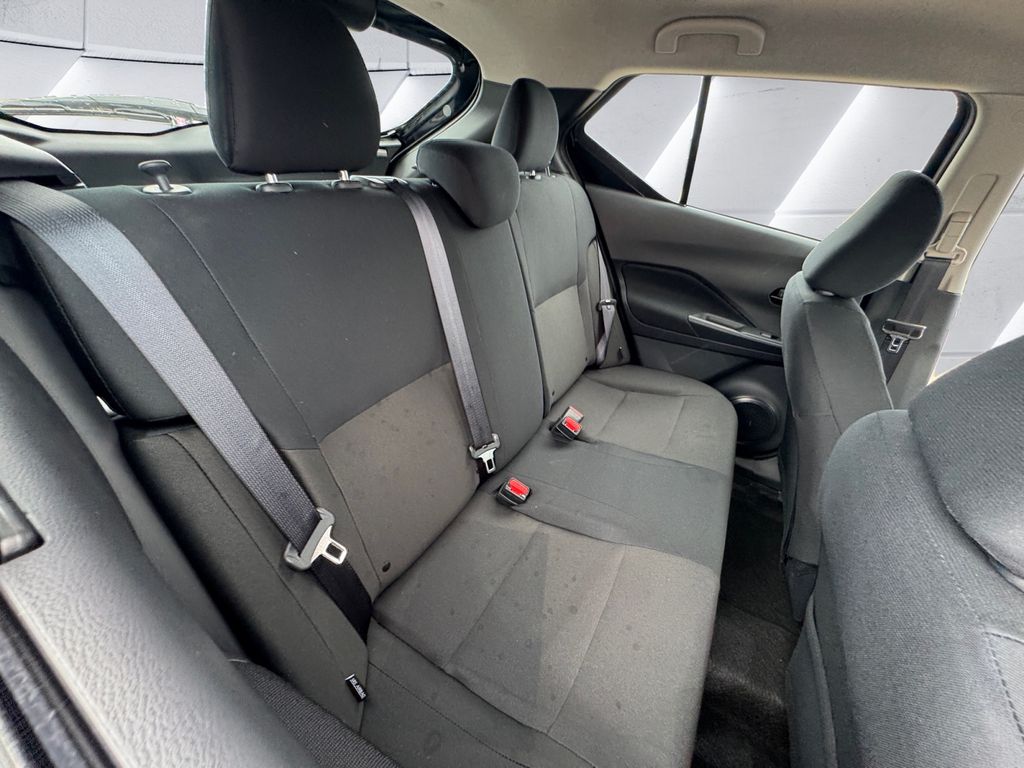 2025 Nissan Kicks Play S photo 16