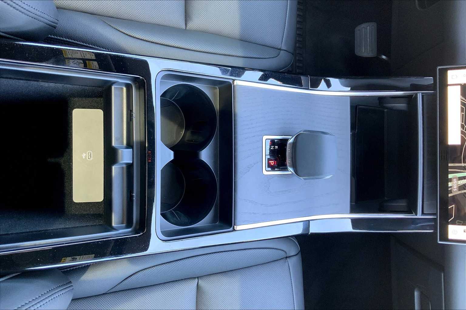 2024 Land Rover Range Rover Evoque S photo 63