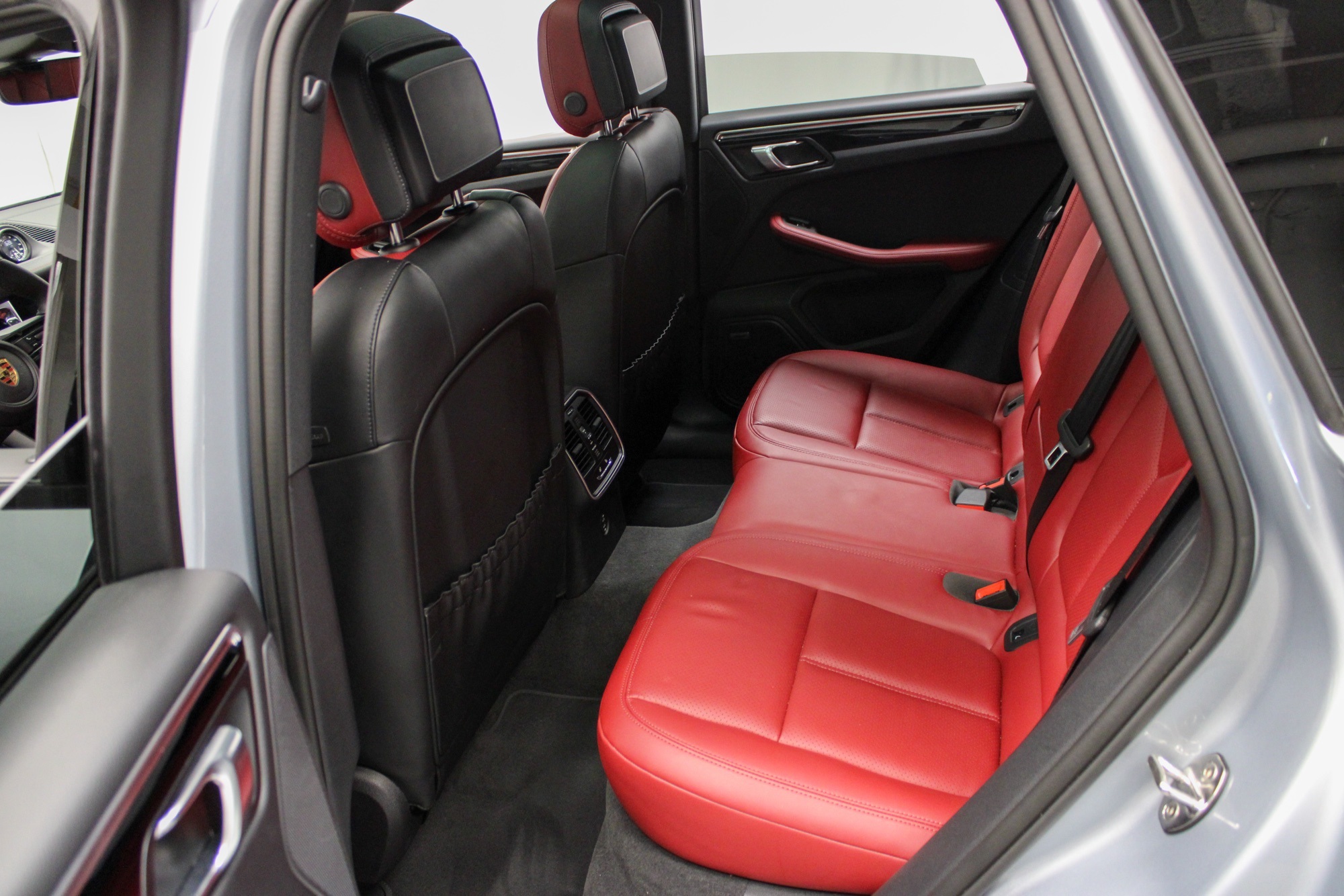 2025 Porsche Macan Base photo 26