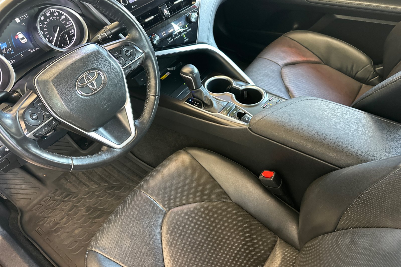 2023 Toyota Camry XLE photo 9