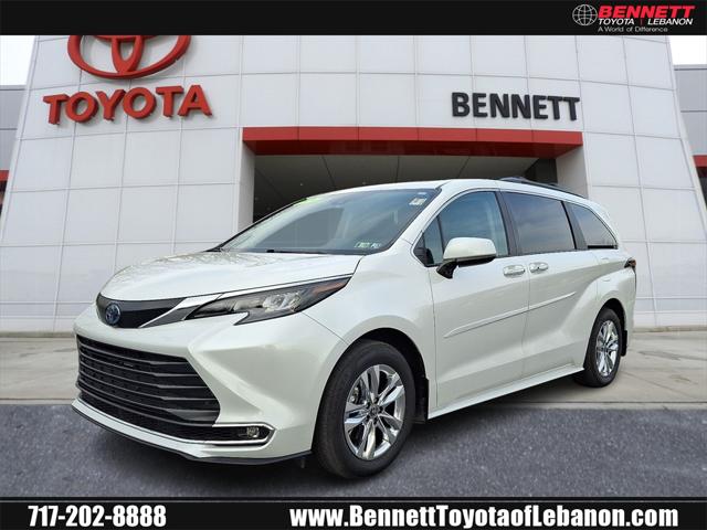 2024 Toyota Sienna XLE's photo