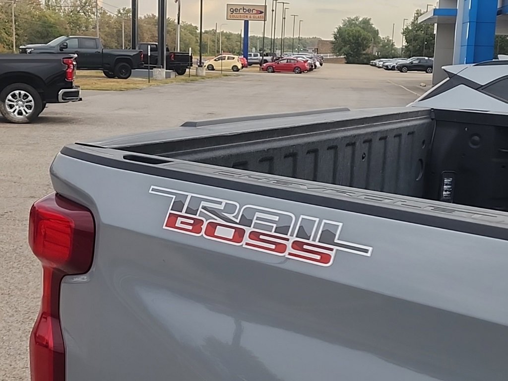 2024 Chevrolet Silverado 1500 Custom Trail Boss photo 3