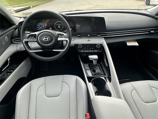 2025 Hyundai Elantra Hybrid Limited photo 21