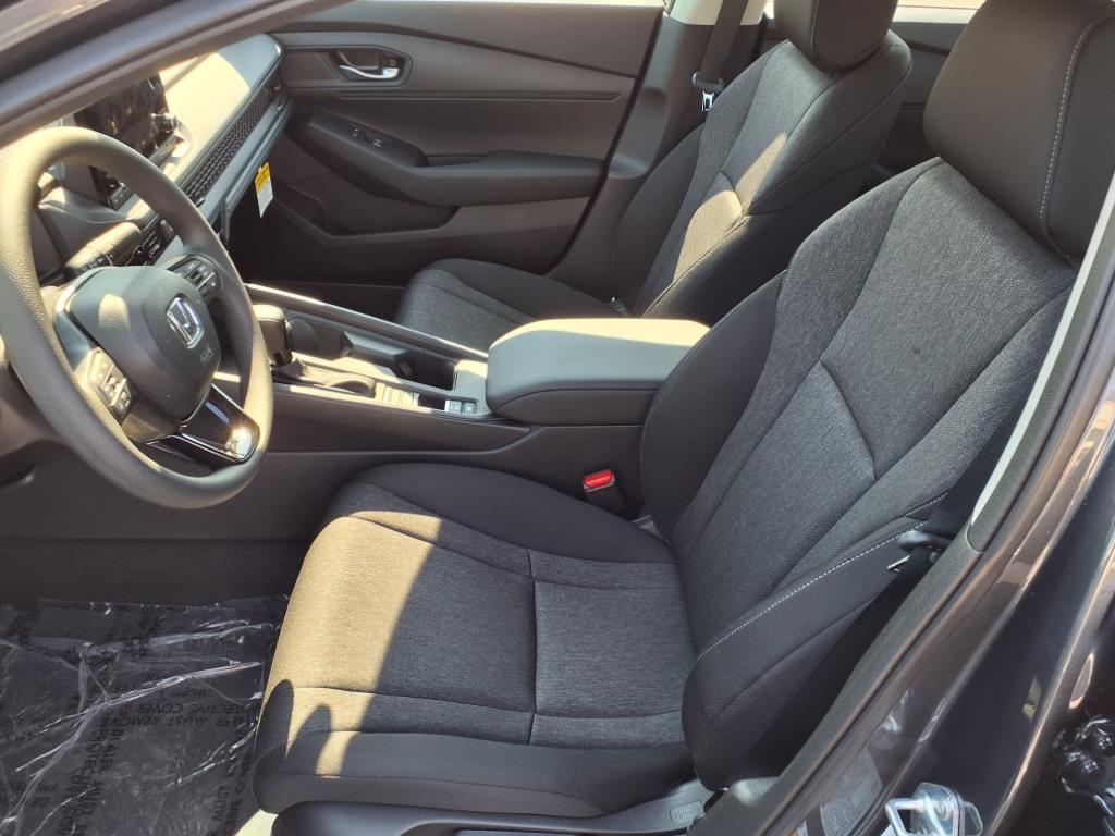 2025 Honda Accord LX photo 8