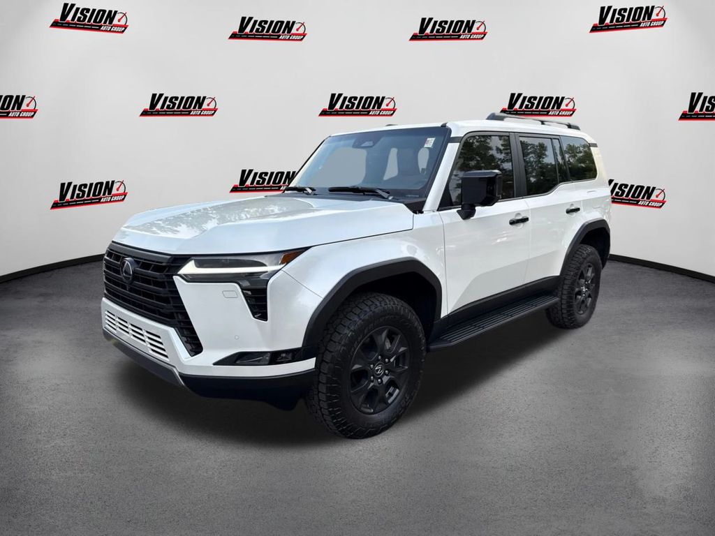 2024 Lexus GX Overtrail's photo