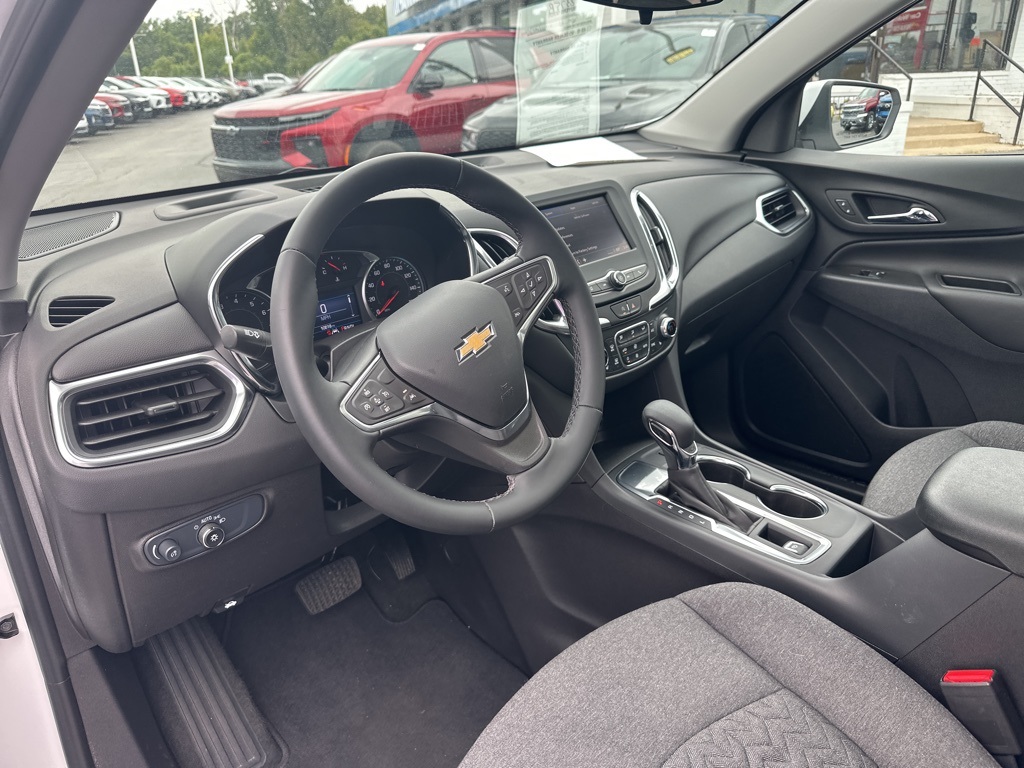 2024 Chevrolet Equinox LT photo 12