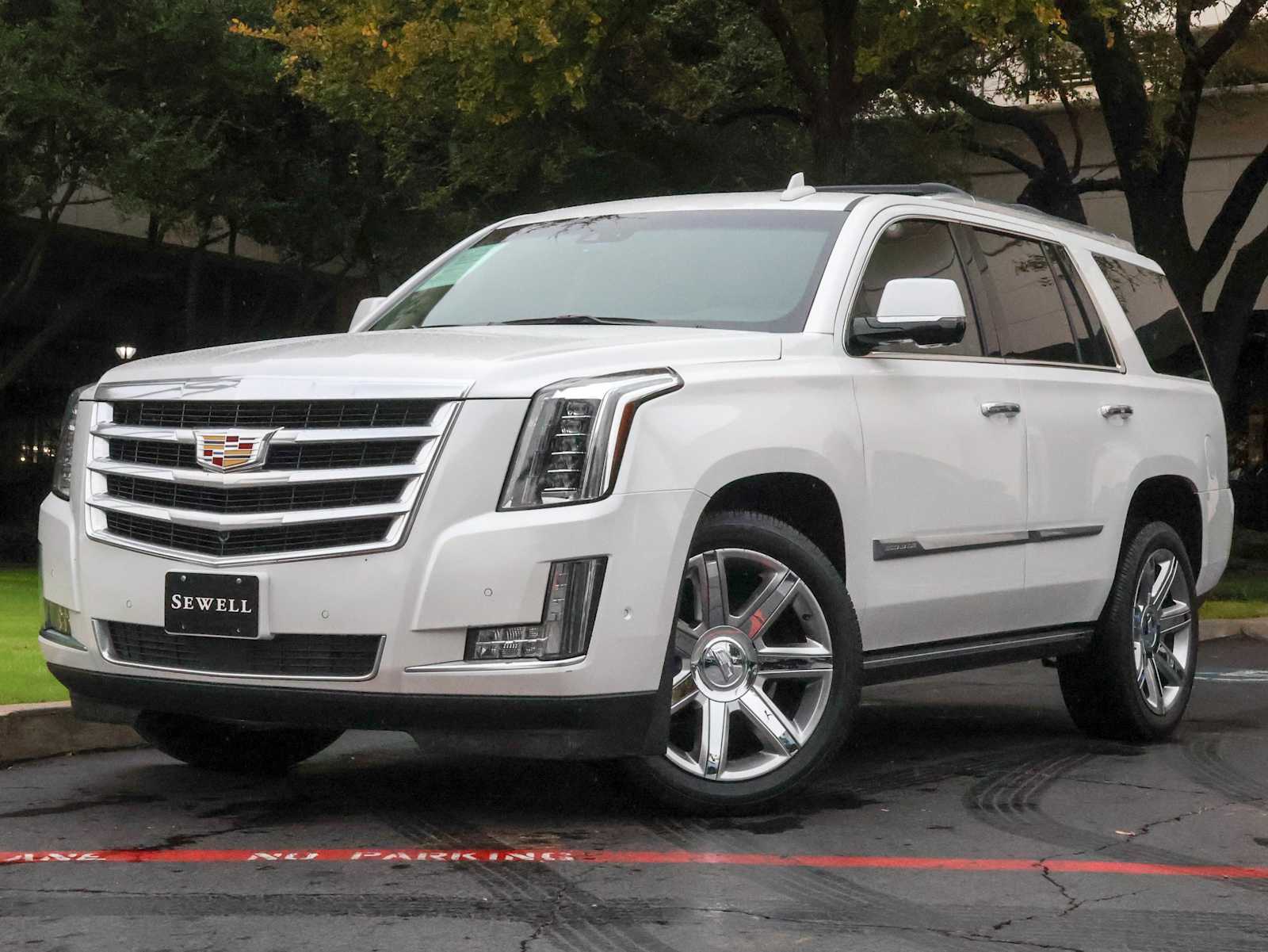 2020 Cadillac Escalade Premium Luxury's photo