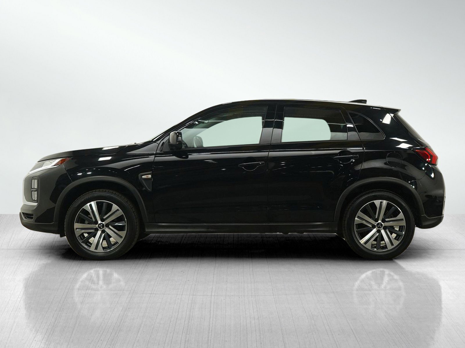 Used 2022 Mitsubishi Outlander Sport ES with VIN JA4APUAU8NU015428 for sale in Burnsville, Minnesota