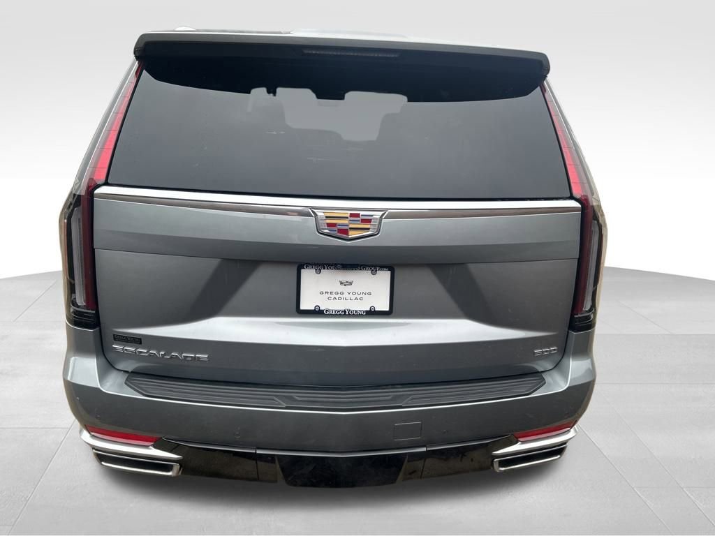 2024 Cadillac Escalade Premium Luxury photo 3