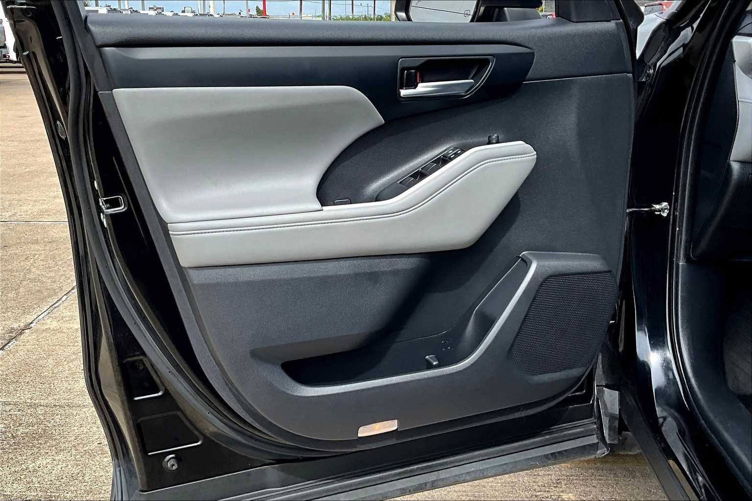 2021 Toyota Highlander Hybrid XLE photo 20