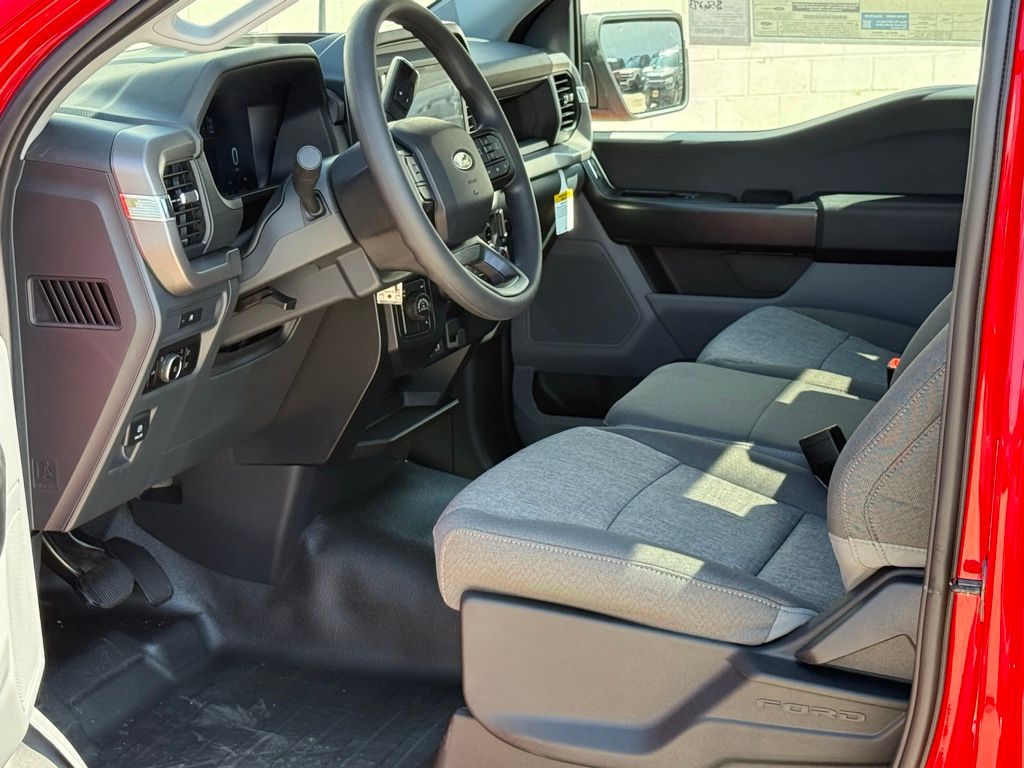 2025 Ford F-150 XL photo 7