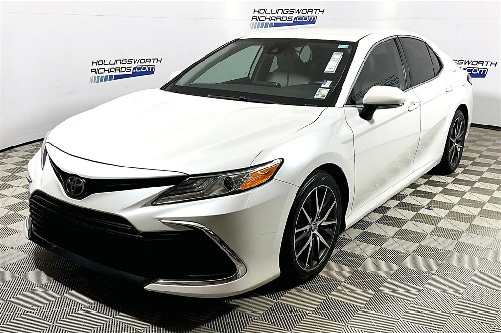 2021 Toyota Camry XLE's photo