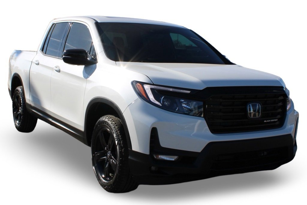 2022 Honda Ridgeline Black Edition photo 2