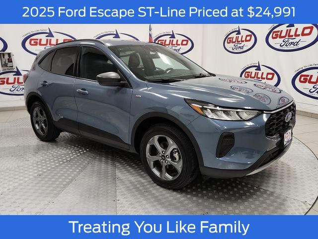 2025 Ford Escape Base's photo