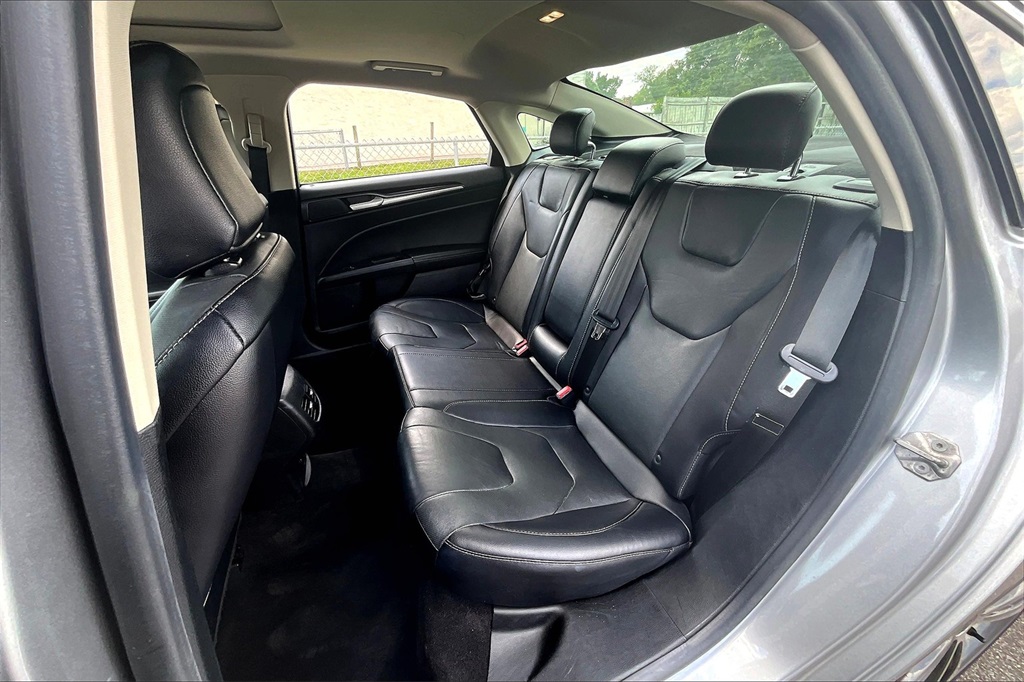 2020 Ford Fusion Titanium photo 21