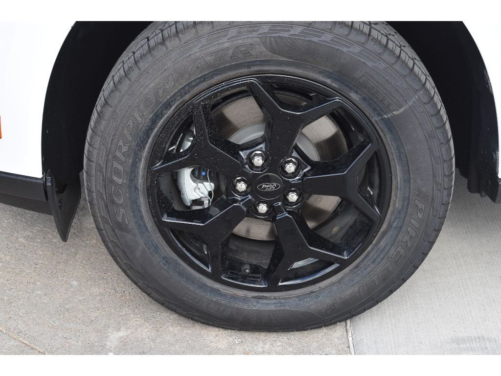 2025 Ford Maverick XLT photo 2