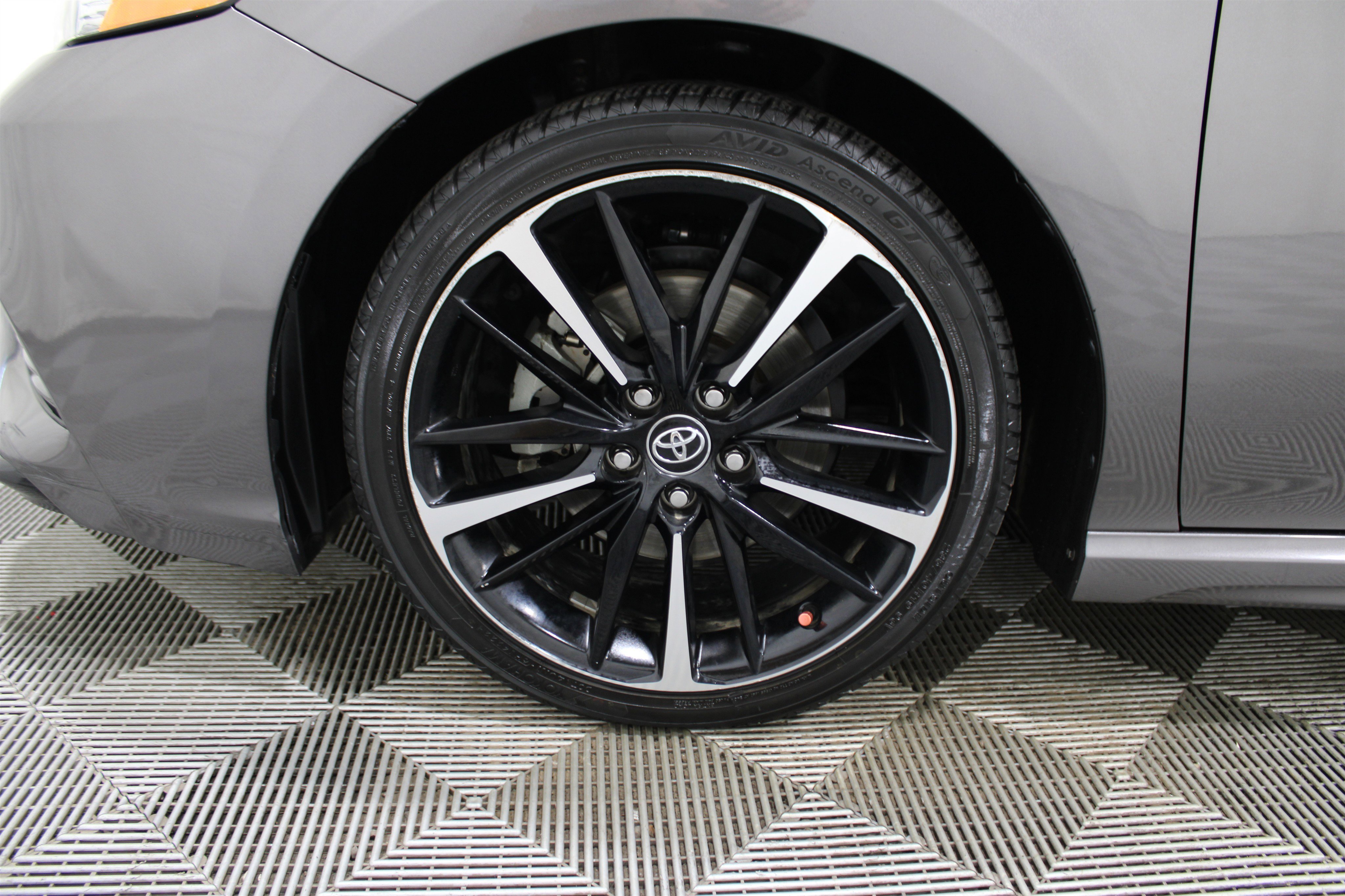 2020 Toyota Camry XSE photo 18
