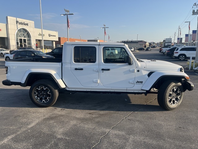 2025 Jeep Gladiator Sport S photo 2