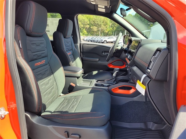 2025 Nissan Frontier PRO-4X photo 9