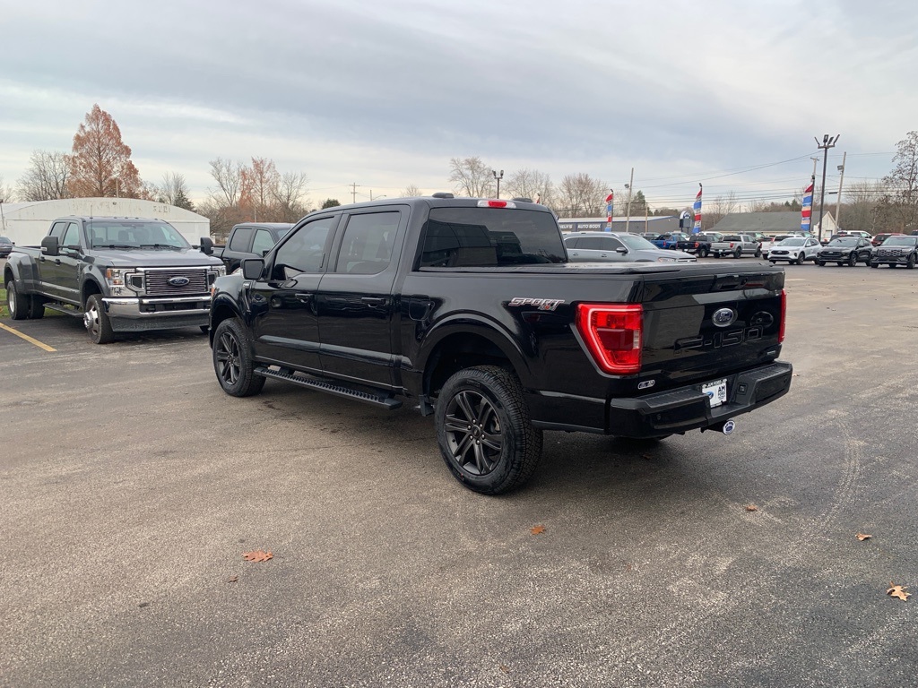 2022 Ford F-150 XLT photo 2