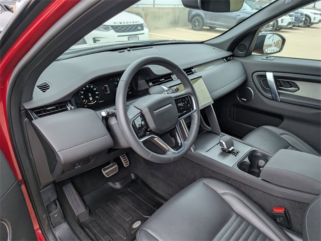 2024 Land Rover Discovery Sport SE photo 14