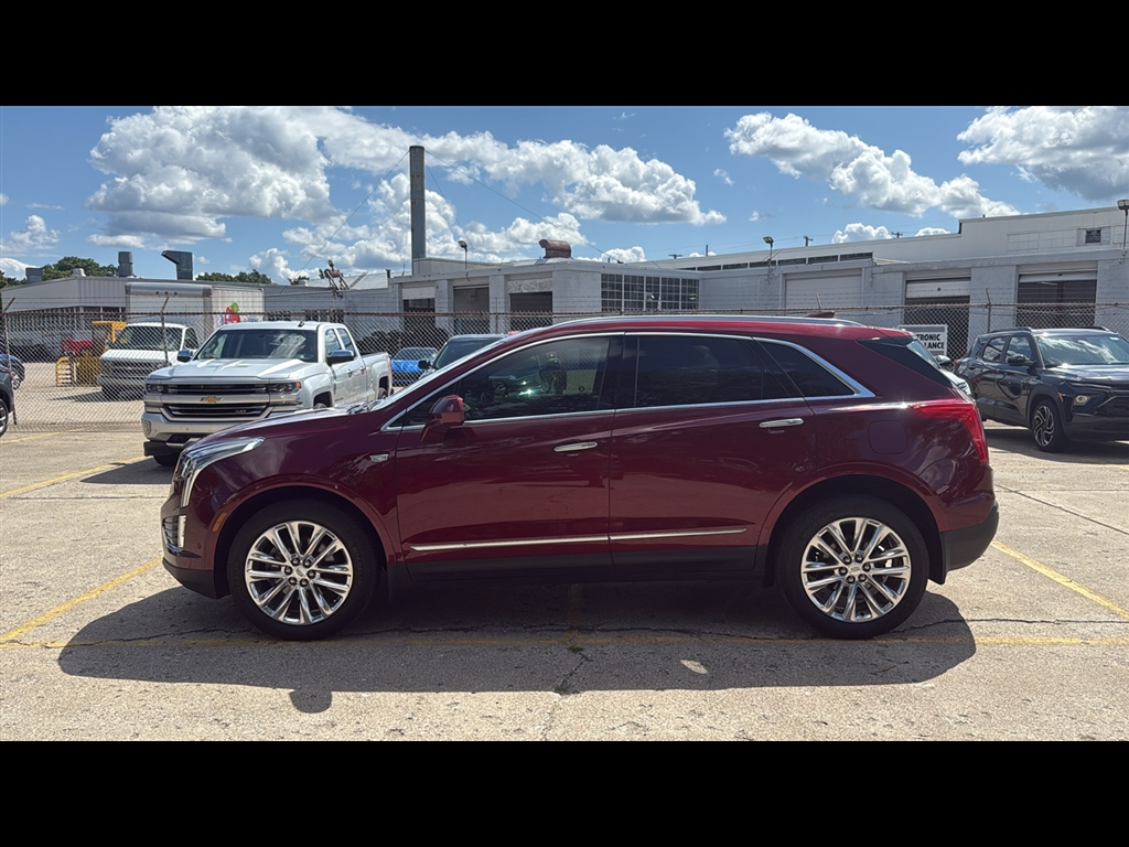 2017 Cadillac XT5 Platinum photo 2