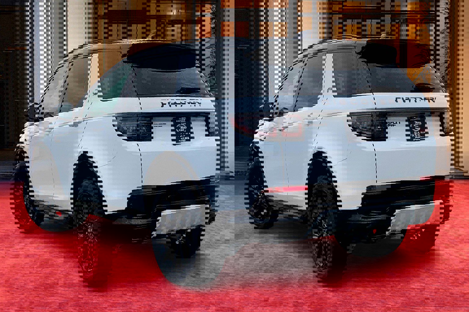 2025 Land Rover Discovery Sport Dynamic SE photo 3